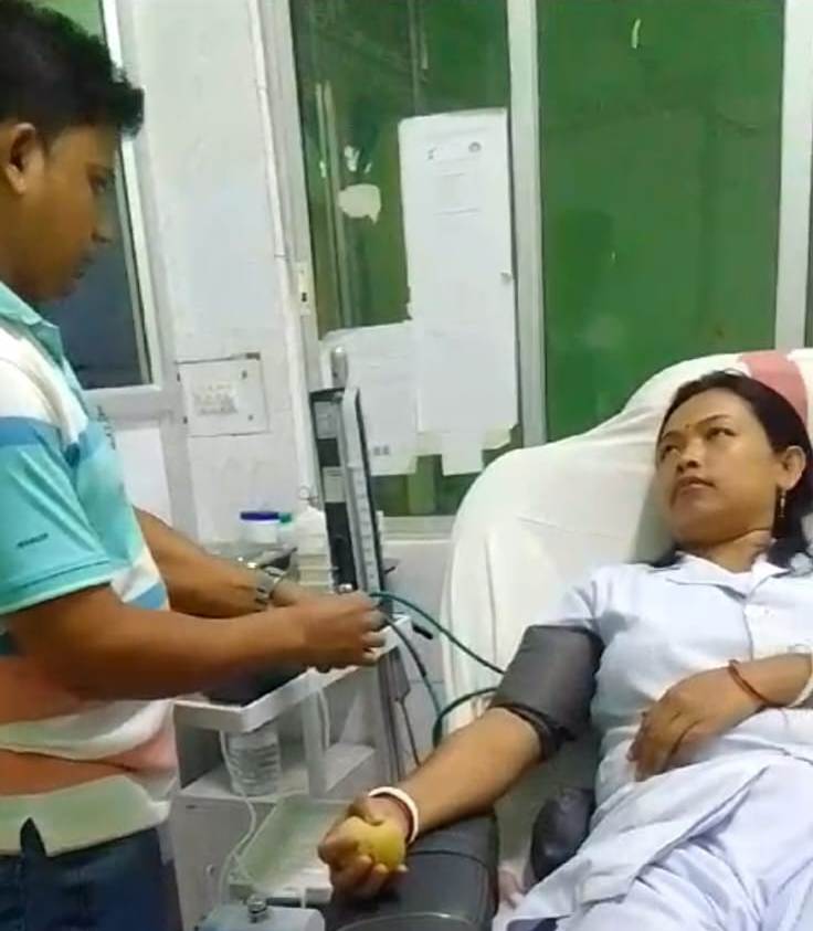 Tripura-Nurse-saves-life-with-her-blood